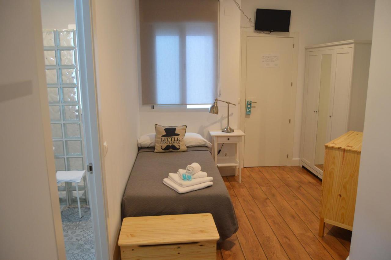 Hotel Smile & Co Hostal Boutique Alicante Exterior photo