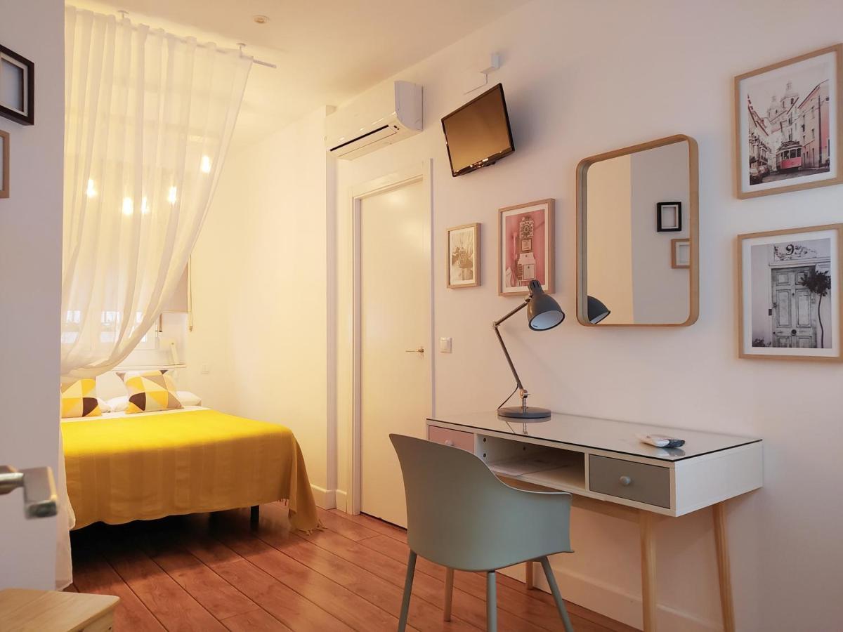 Hotel Smile & Co Hostal Boutique Alicante Exterior photo