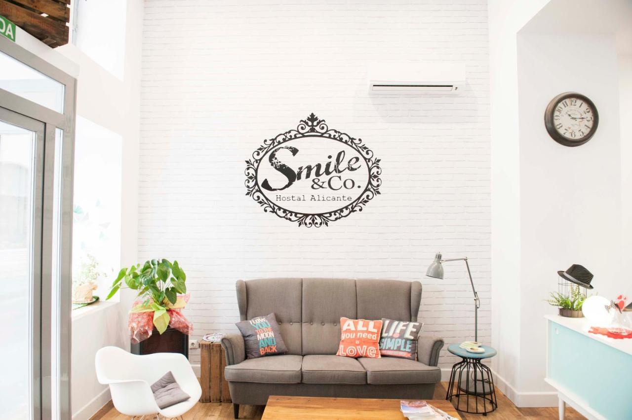 Hotel Smile & Co Hostal Boutique Alicante Exterior photo