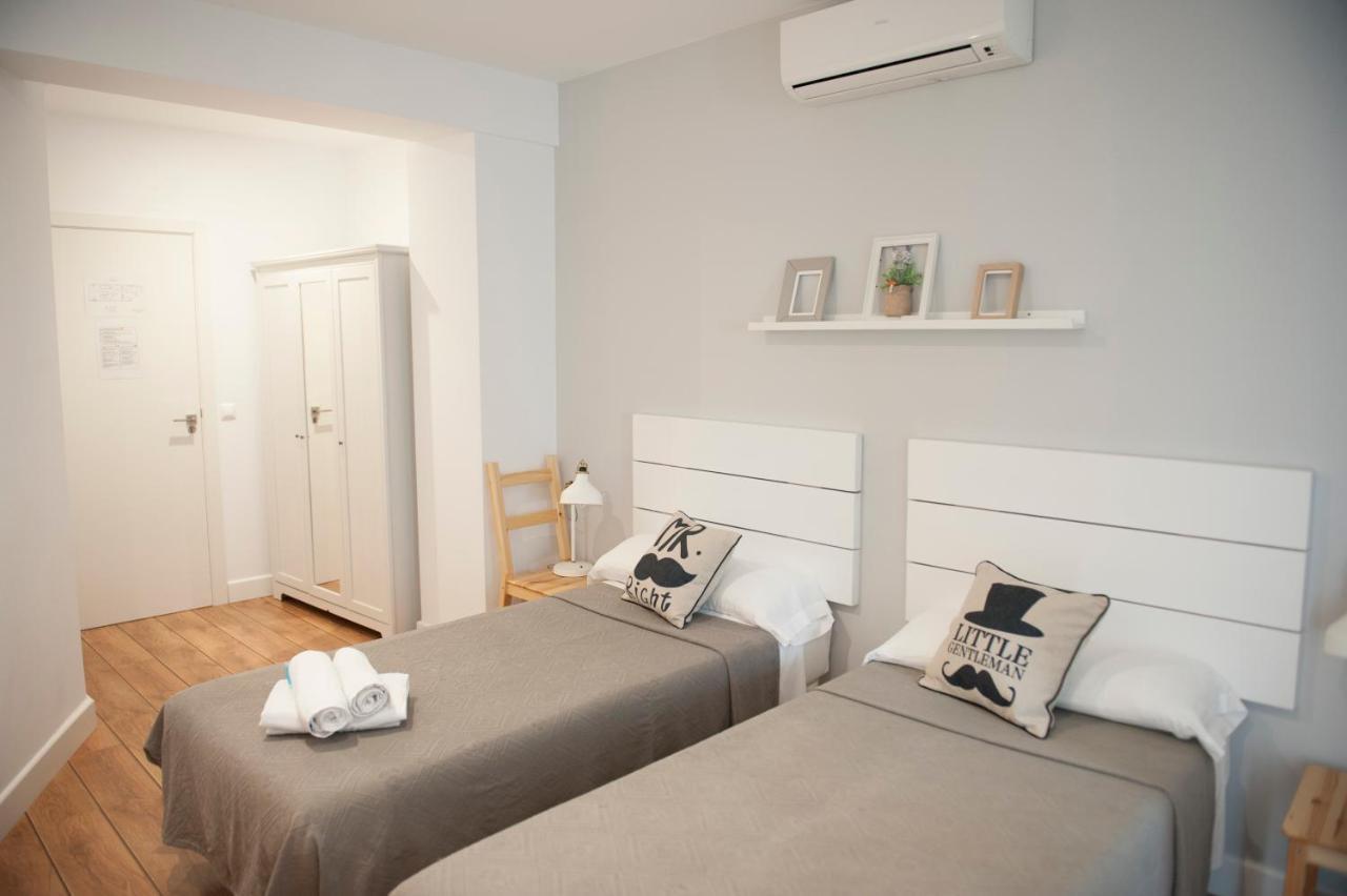 Hotel Smile & Co Hostal Boutique Alicante Exterior photo