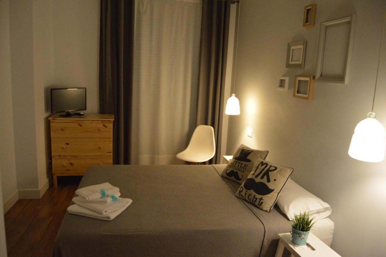 Hotel Smile & Co Hostal Boutique Alicante Exterior photo